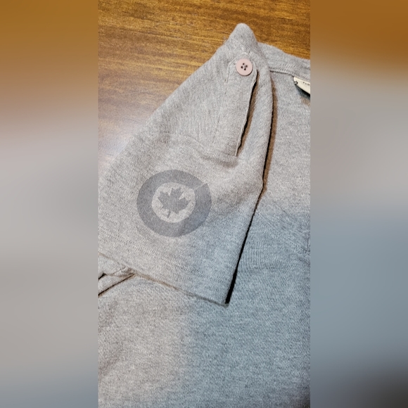 Red Canoe Royal Canadian Tee NWOT - Picture 4 of 7